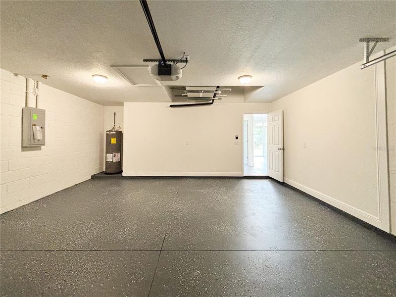 Spacious, unfurnished interior of a new home in , Dunnellon (Image 45). Spacious, unfurnished interior of a new home in , Dunnellon (Image 45).