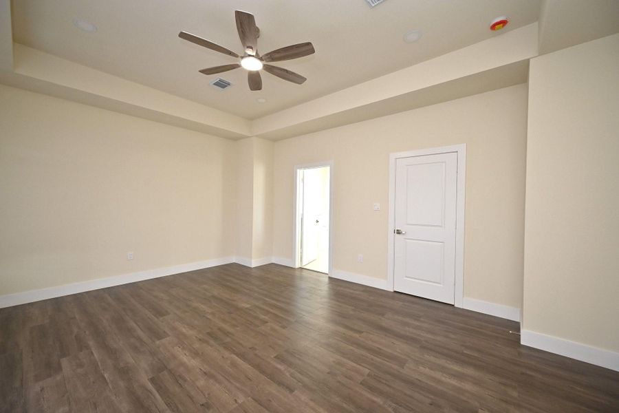 Spacious, unfurnished interior of a new home in , Houston (Image 33). Spacious, unfurnished interior of a new home in , Houston (Image 33).