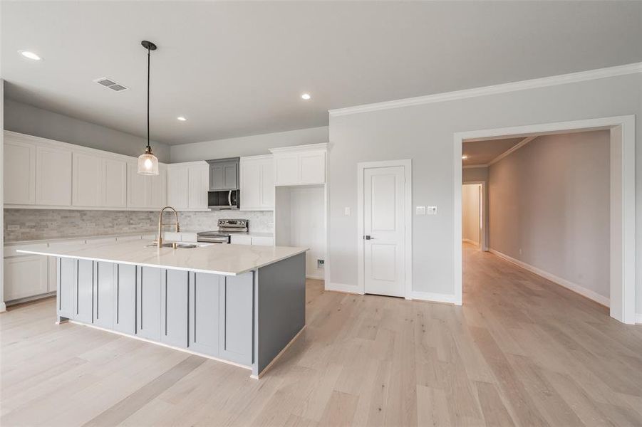 Furnished interior view inside a new home in , Fort Worth (Image 5).