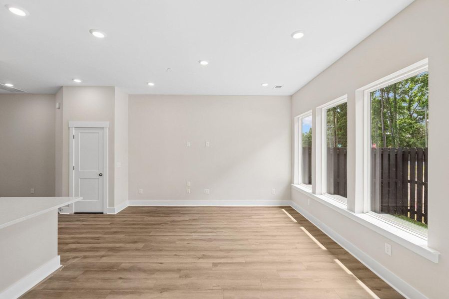 Spacious, unfurnished interior of a new home in , Charleston (Image 20).