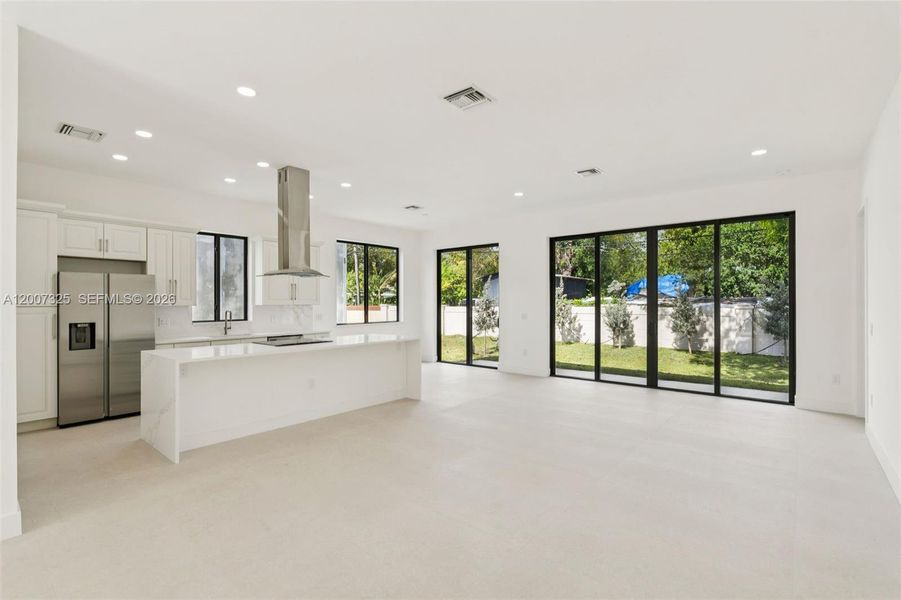 Spacious, unfurnished interior of a new home in , Fort Lauderdale (Image 22). Spacious, unfurnished interior of a new home in , Fort Lauderdale (Image 22).