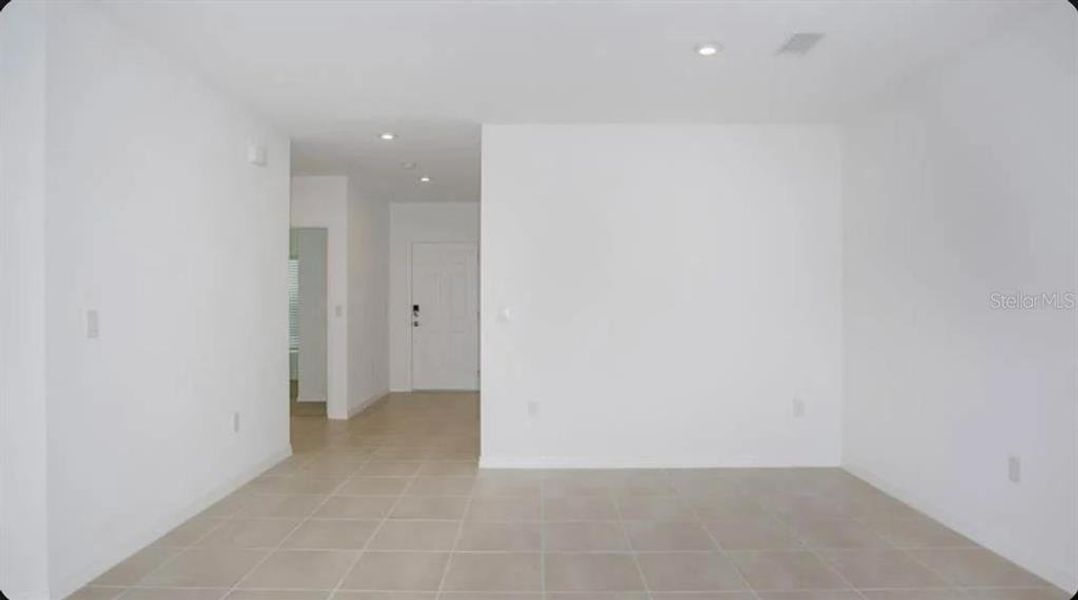 Spacious, unfurnished interior of a new home in Firethorn, Parrish (Image 11).