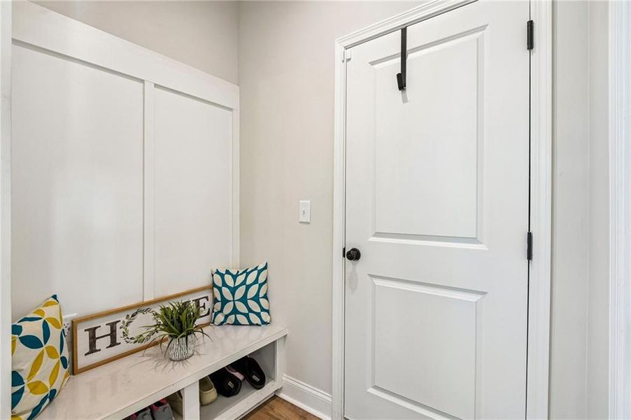 Furnished interior view inside a new home in Pine Mountain Park, Kennesaw (Image 11).