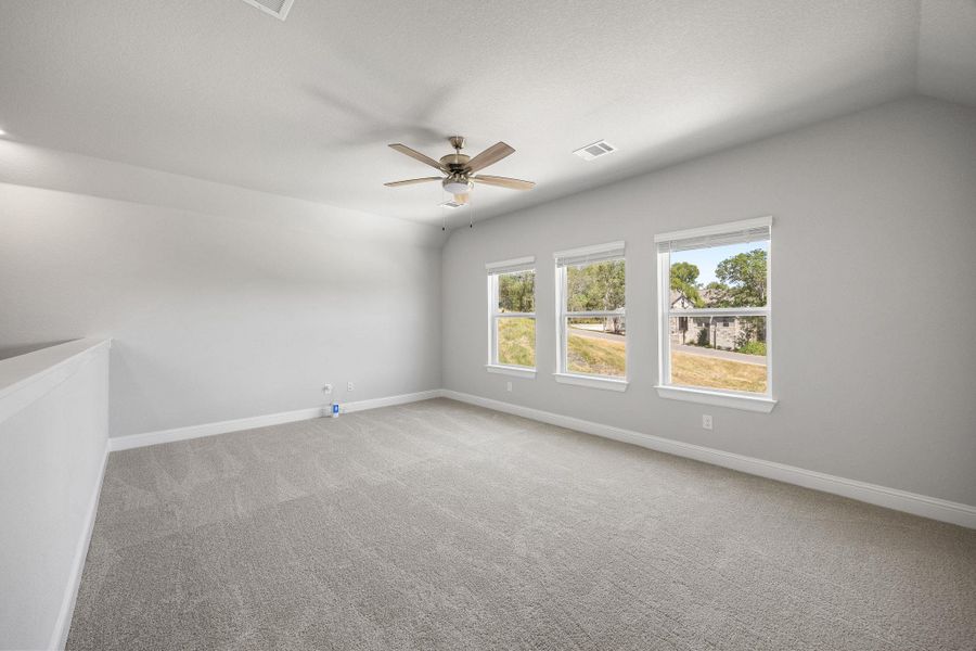 Spacious, unfurnished interior of a new home in Double Eagle Ranch, Cedar Creek (Image 19).