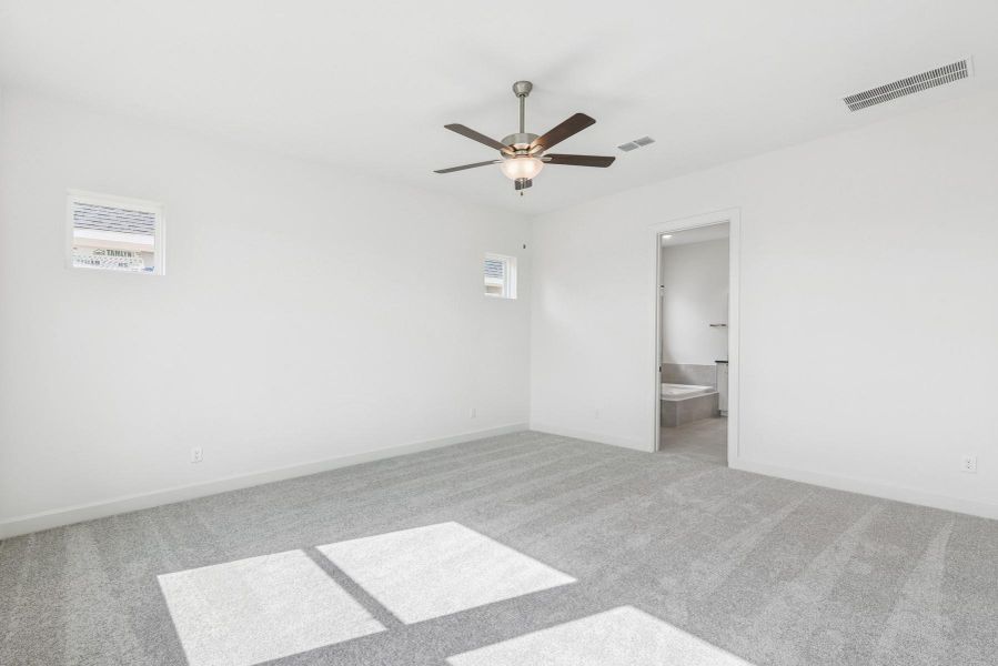 Spacious, unfurnished interior of a new home in Brookewater 55’ Homesites, Rosenberg (Image 9).