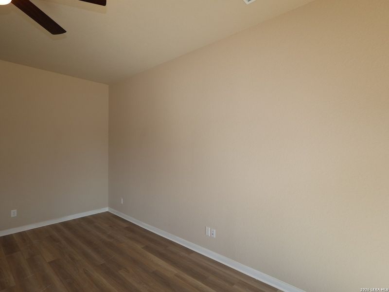 Spacious, unfurnished interior of a new home in Jordan's Ranch, San Antonio (Image 28).