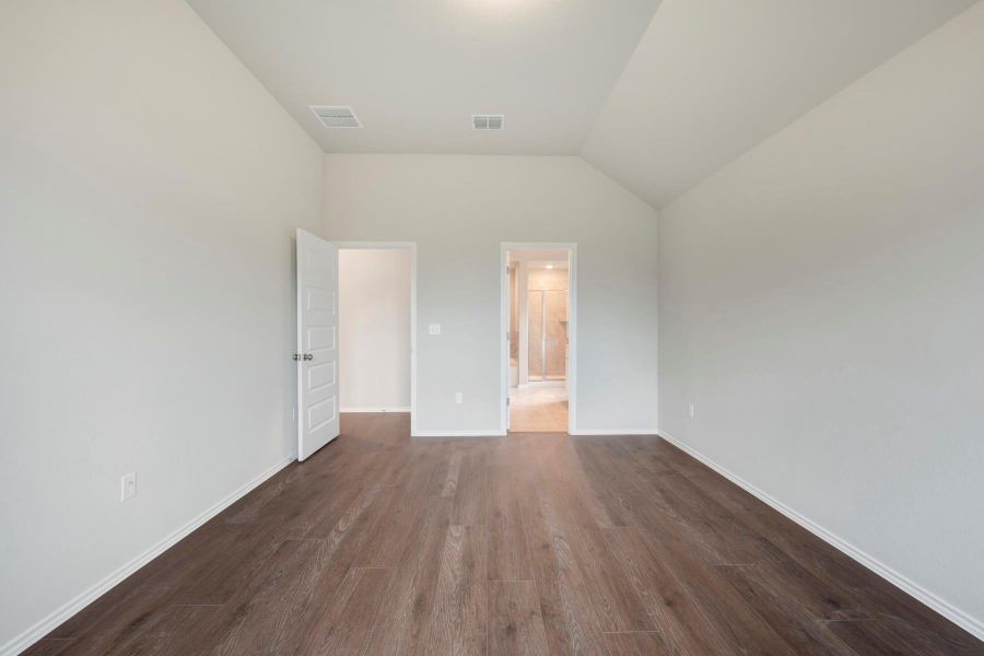Spacious, unfurnished interior of a new home in Cascades at Onion Creek, Austin (Image 19). Spacious, unfurnished interior of a new home in Cascades at Onion Creek, Austin (Image 19).