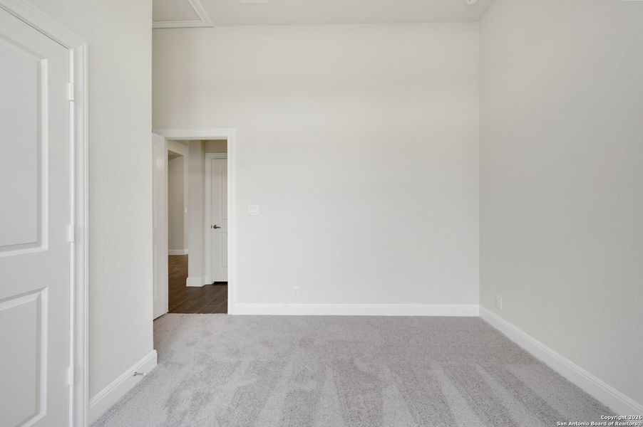 Spacious, unfurnished interior of a new home in Windsong - Reserve Series, Boerne (Image 52).