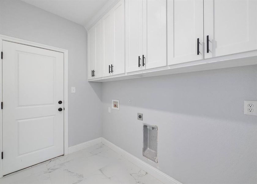 Spacious, unfurnished interior of a new home in , Azle (Image 22).