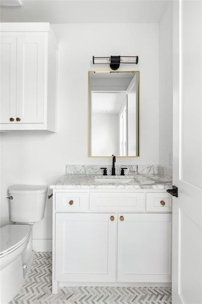 Furnished interior view inside a new home in , Dallas (Image 34).