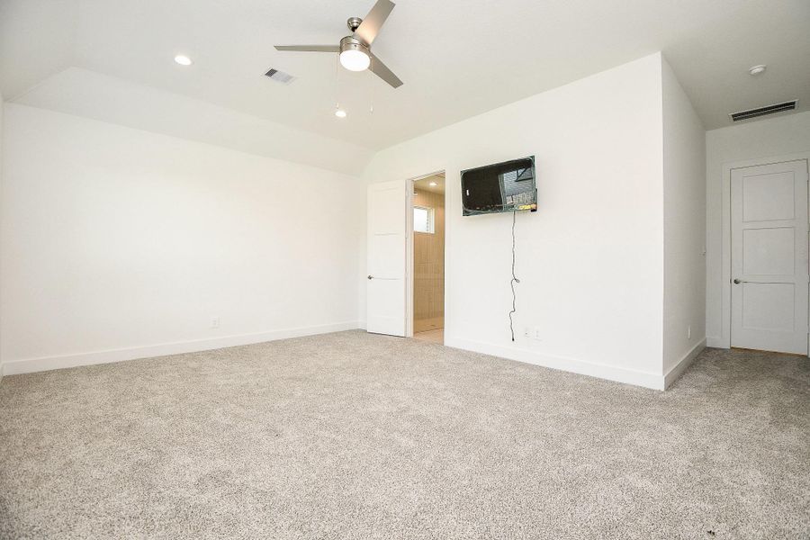 Spacious, unfurnished interior of a new home in Hills of Westlake, Conroe (Image 18). Spacious, unfurnished interior of a new home in Hills of Westlake, Conroe (Image 18).