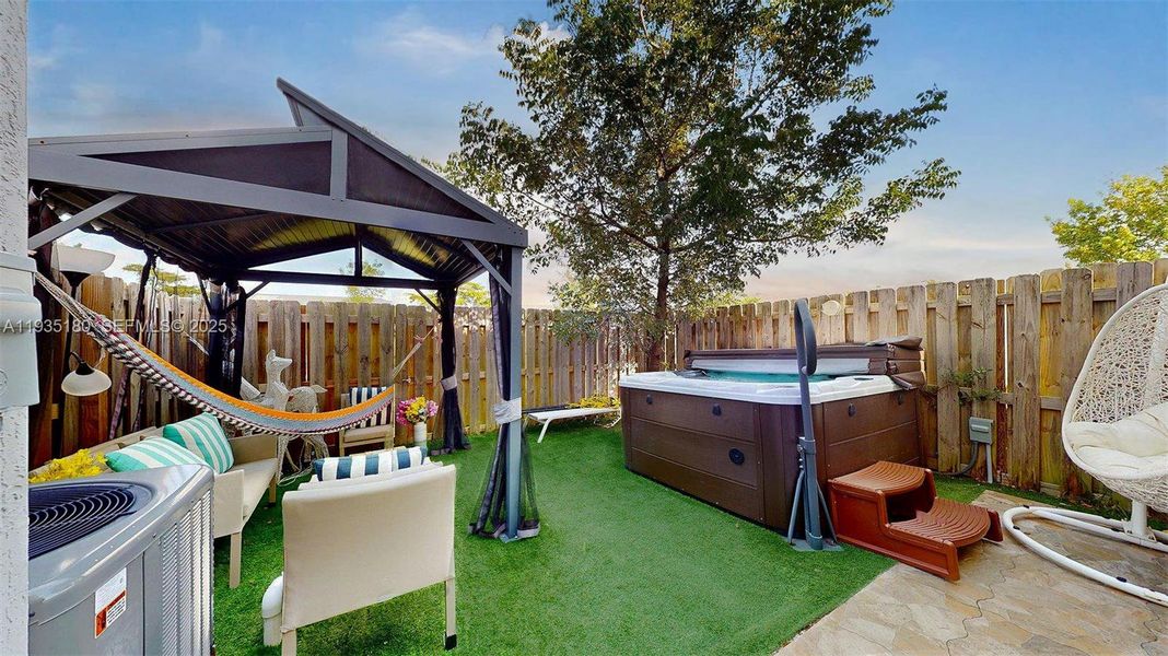 Exterior details and patio area of a home in , Florida City (Image 22).