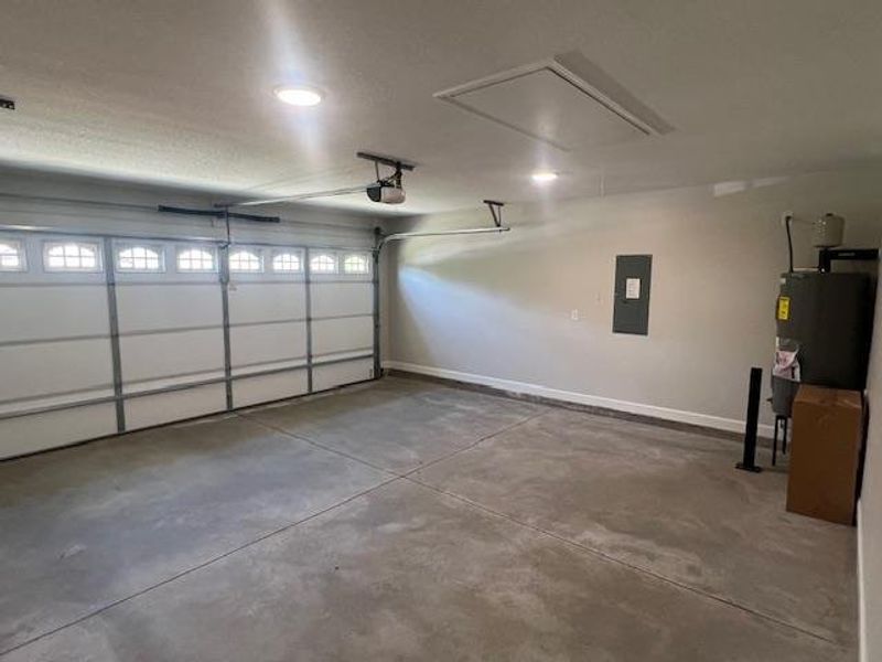 Spacious, unfurnished interior of a new home in Cleveland Meadows, Spartanburg (Image 22).