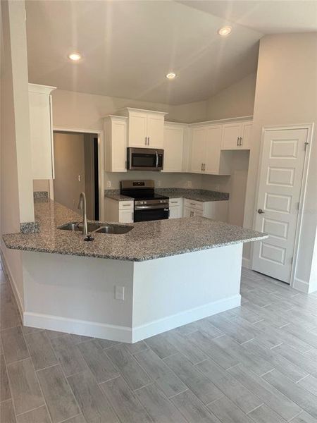Furnished interior view inside a new home in Port Charlotte, Port Charlotte (Image 5).