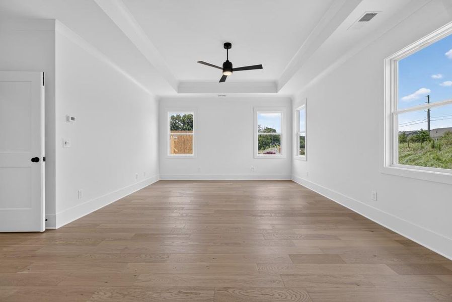 Spacious, unfurnished interior of a new home in Livingstone Park, Kennesaw (Image 25).