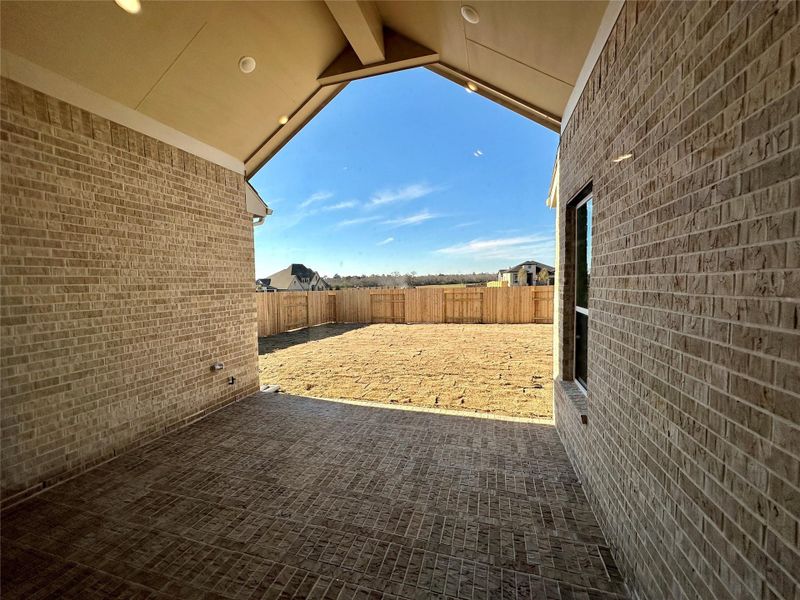 Exterior details and patio area of a home in Briarley, Montgomery (Image 4).