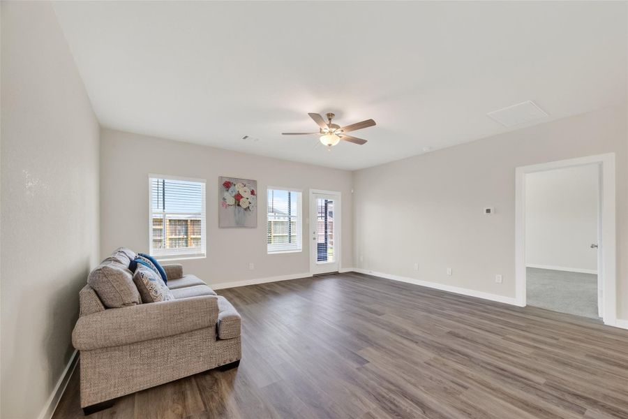 Spacious, unfurnished interior of a new home in Heights of Barbers Hill, Baytown (Image 29).