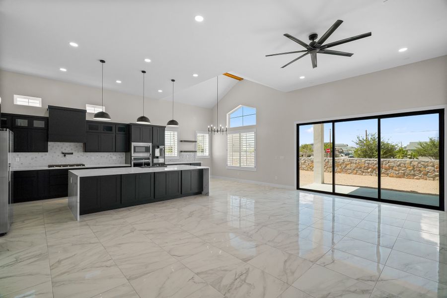 Image 41 of a home in Verdancia.