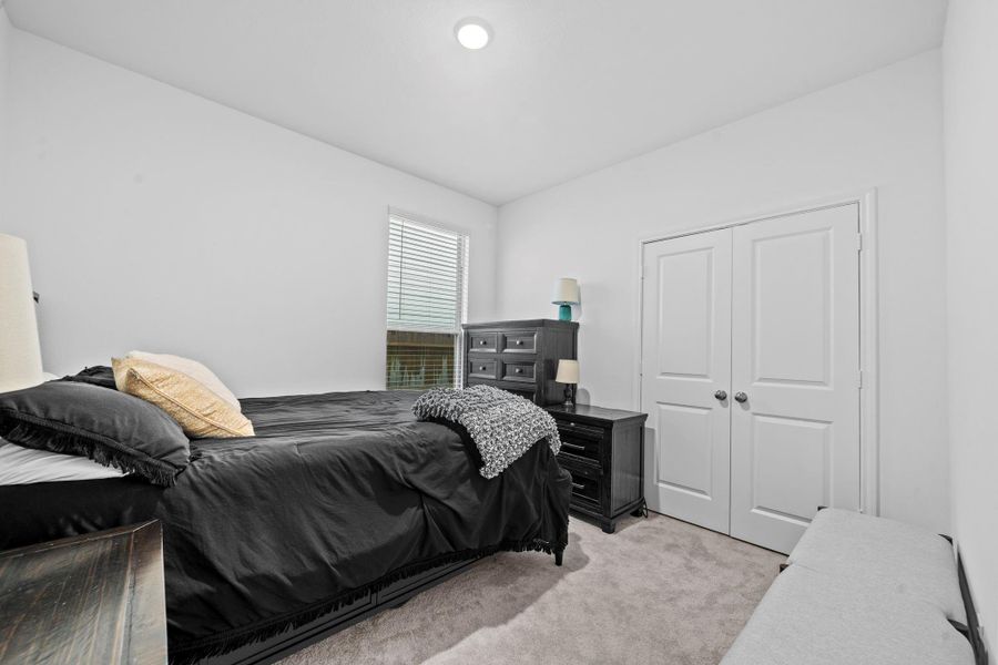 Alternative view of the third bedroom. Alternative view of the third bedroom.