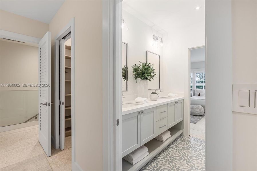 Furnished interior view inside a new home in , Islamorada, Village of Islands (Image 60).