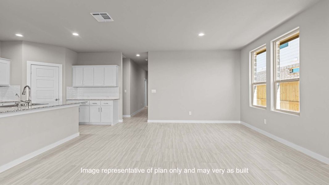 Spacious, unfurnished interior of a new home in Viridian, Lubbock (Image 21).