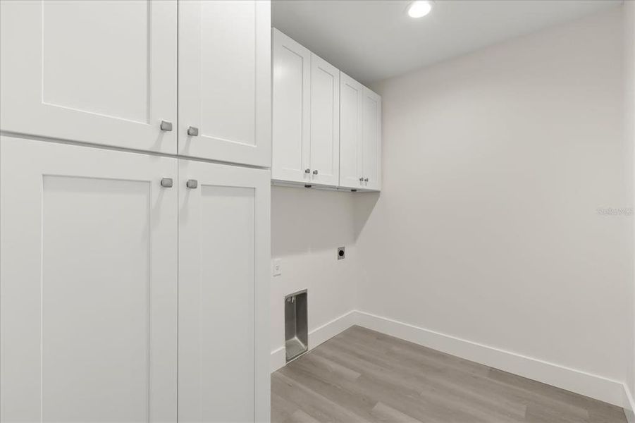 Spacious, unfurnished interior of a new home in , Ocklawaha (Image 28).