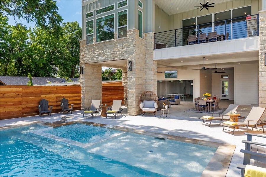 Relax by the pool or hot tub and enjoy Lake Life. Relax by the pool or hot tub and enjoy Lake Life.