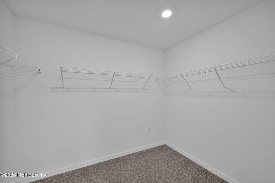 Spacious, unfurnished interior of a new home in Hyland Trail, Green Cove Springs (Image 36).