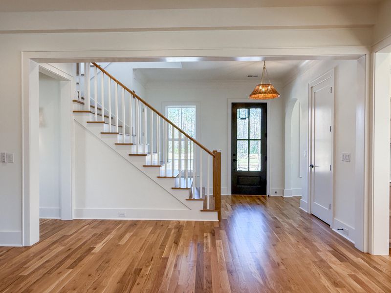 Spacious, unfurnished interior of a new home in , Mount Pleasant (Image 43).