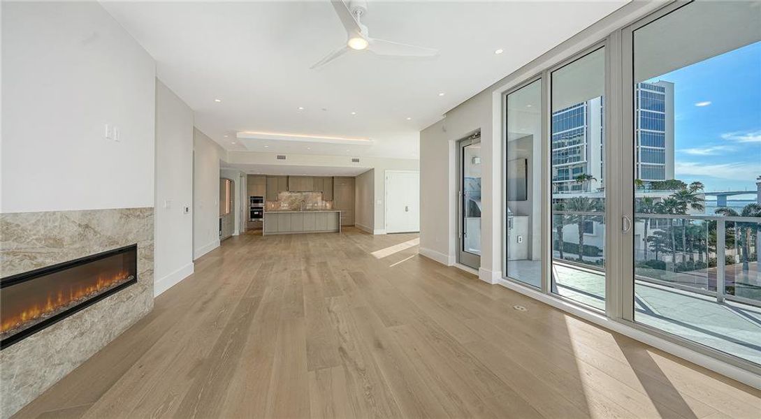 Spacious, unfurnished interior of a new home in , Sarasota (Image 17).