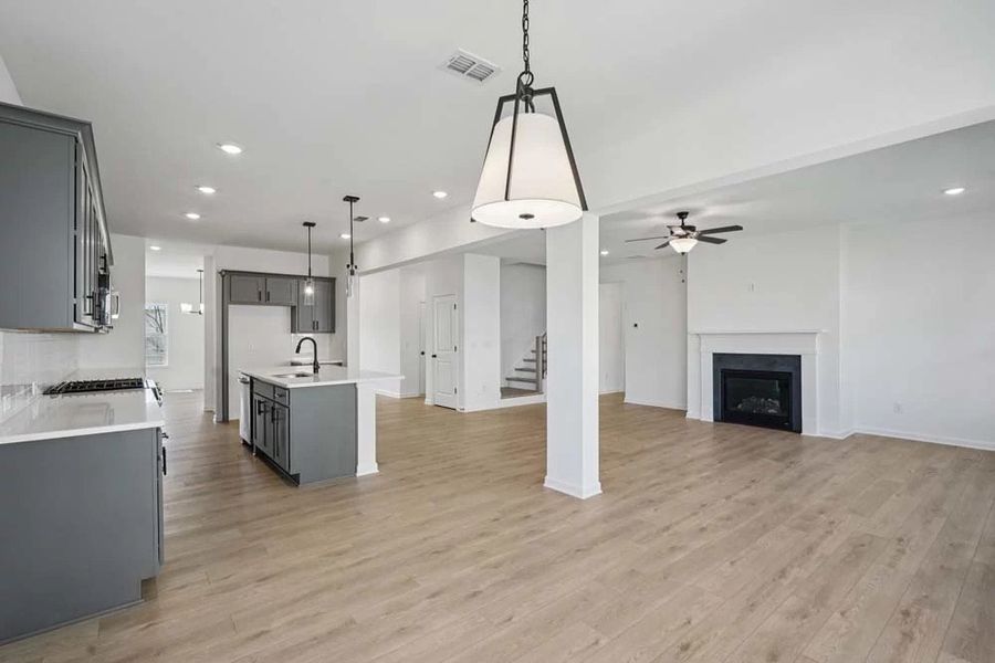 Sample Photo: Breakfast Area Sample Photo: Breakfast Area