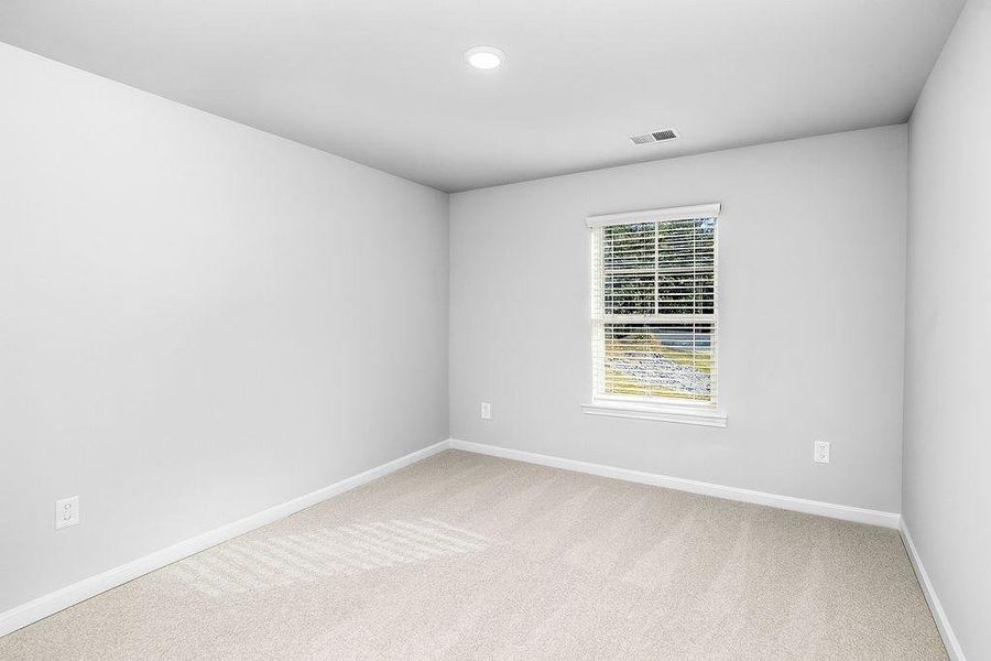 Spacious, unfurnished interior of a new home in , Macon (Image 26).