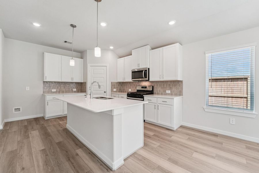 Furnished interior view inside a new home in Stewart's Ranch, Conroe (Image 9).