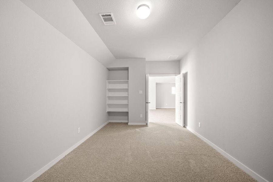 Spacious, unfurnished interior of a new home in Morton Creek Ranch, Katy (Image 24).