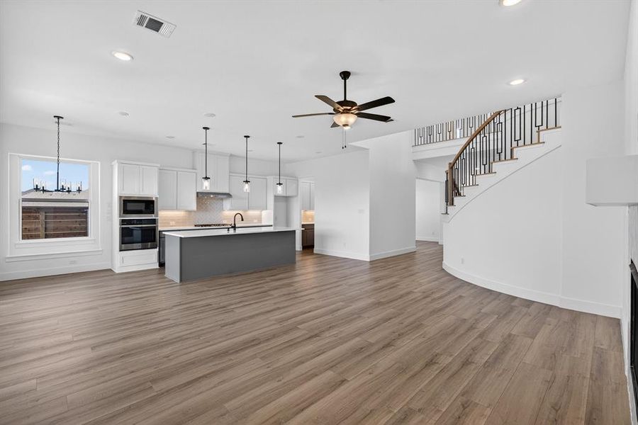 Spacious, unfurnished interior of a new home in Solterra, Mesquite (Image 29). Spacious, unfurnished interior of a new home in Solterra, Mesquite (Image 29).