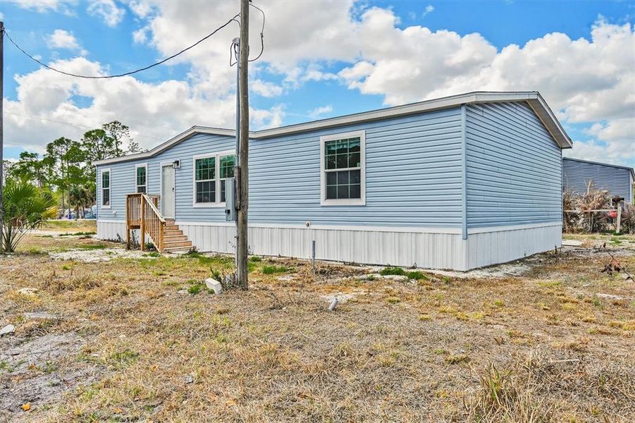 Exterior details and patio area of a home in , North Fort Myers (Image 25).