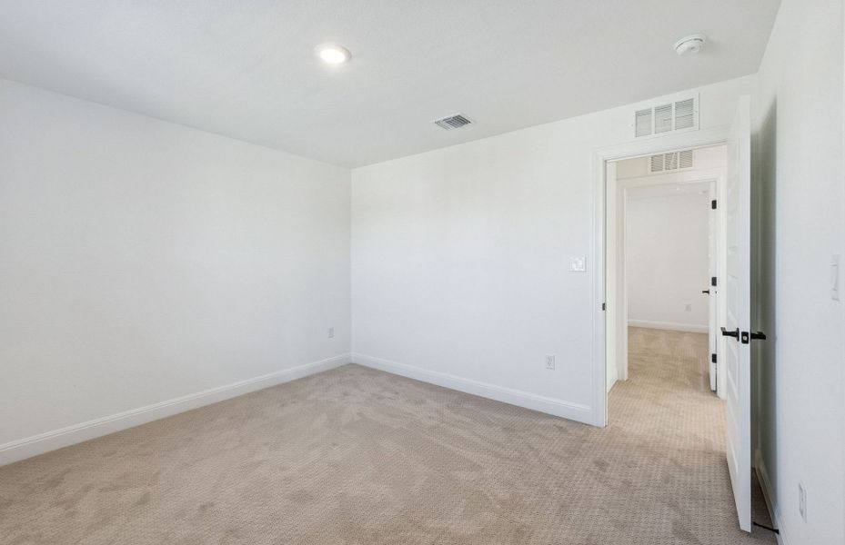 Spacious, unfurnished interior of a new home in Lagos, Manor (Image 44).