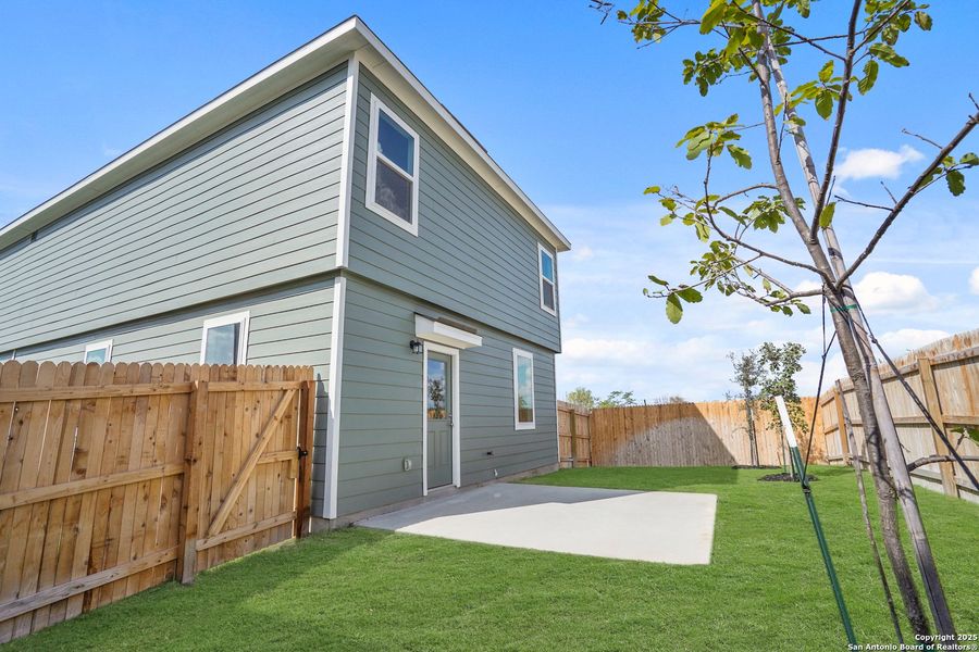 Exterior details and patio area of a home in Applewhite Meadows, San Antonio (Image 25).