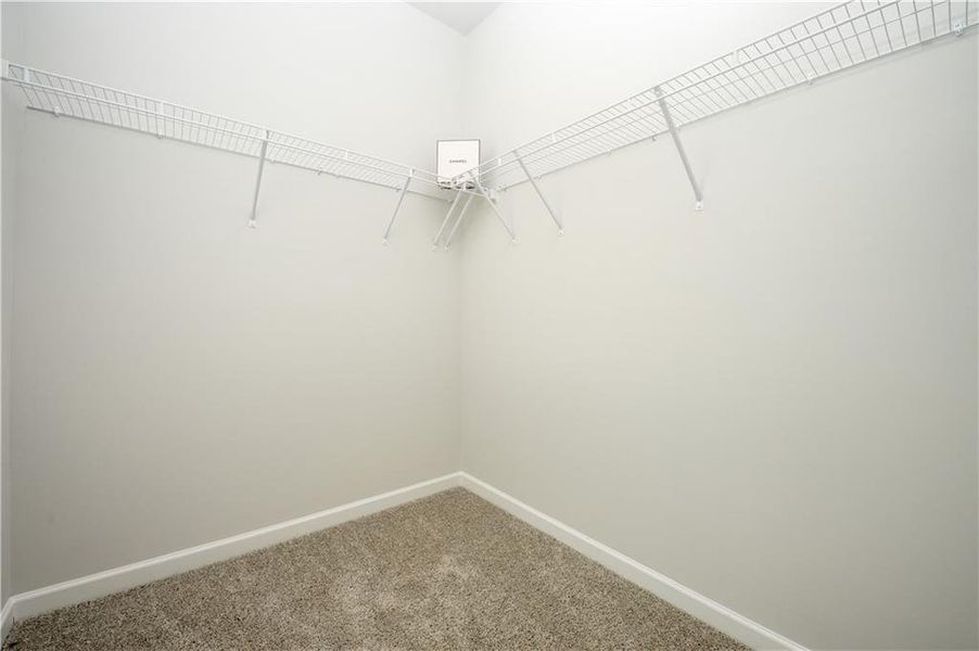 Spacious, unfurnished interior of a new home in , Homer (Image 27).