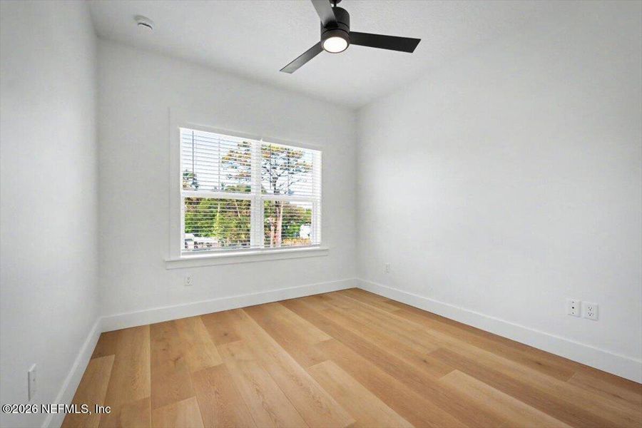 Spacious, unfurnished interior of a new home in , Jacksonville Beach (Image 31).