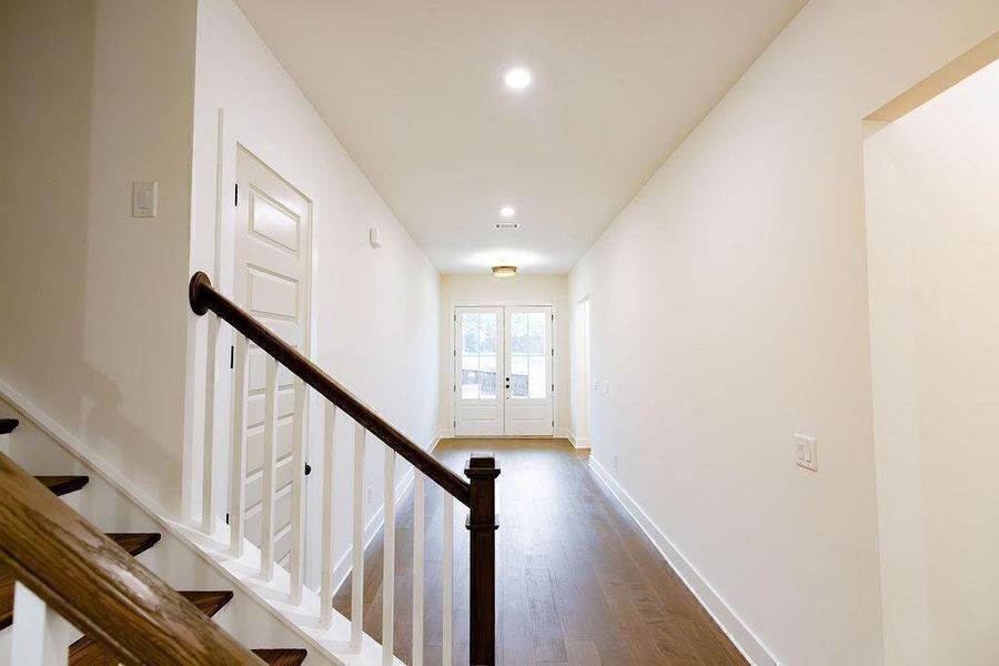 Spacious, unfurnished interior of a new home in , Gainesville (Image 26).