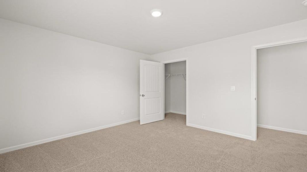 Spacious, unfurnished interior of a new home in Thompson Ridge, Dallas (Image 36).
