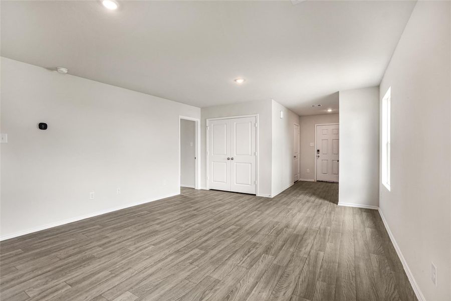 Spacious, unfurnished interior of a new home in Santa Fe, Cleveland (Image 18). Spacious, unfurnished interior of a new home in Santa Fe, Cleveland (Image 18).