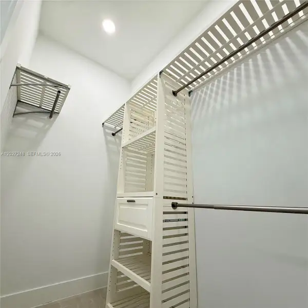 Spacious, unfurnished interior of a new home in , Lehigh Acres (Image 19).
