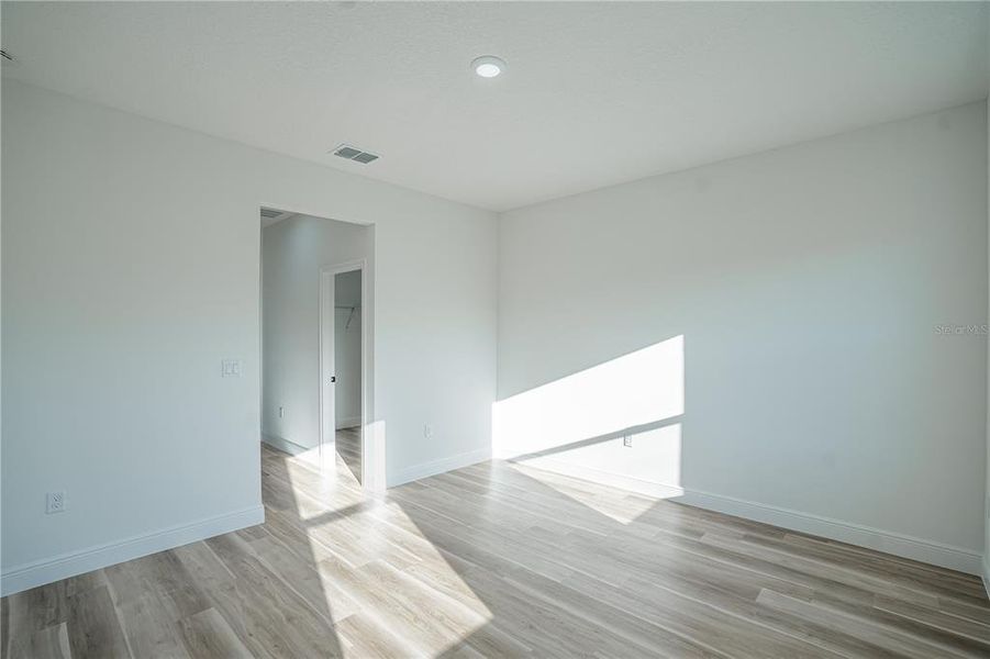 Spacious, unfurnished interior of a new home in , Ocala (Image 14).