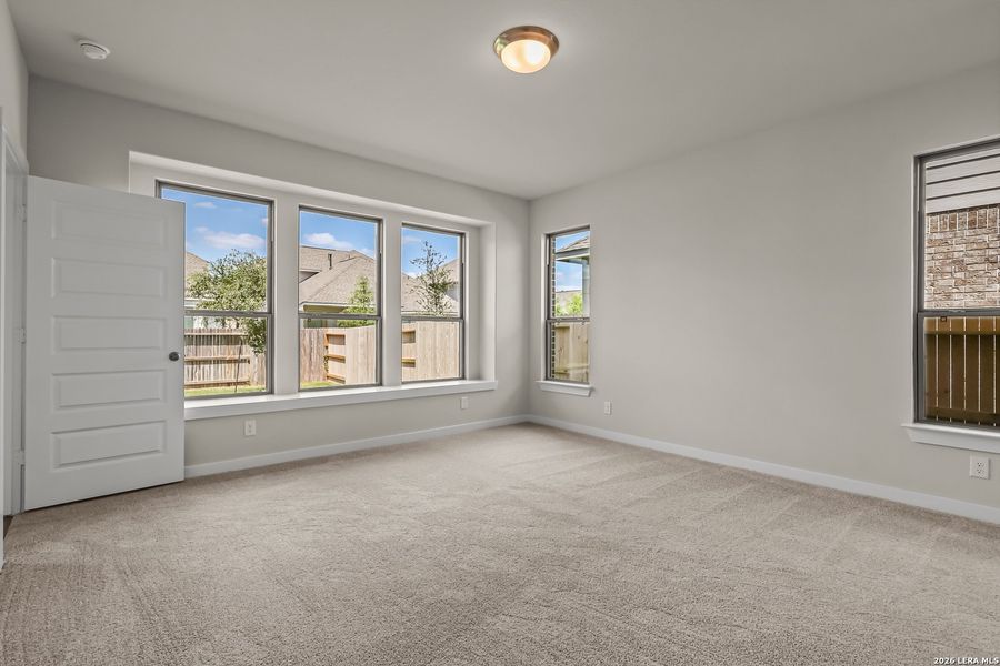 Spacious, unfurnished interior of a new home in Stillwater Ranch, San Antonio (Image 28).