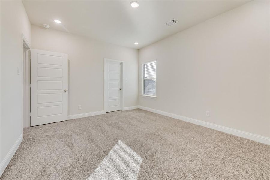 Spacious, unfurnished interior of a new home in Sutton Fields, Celina (Image 18).