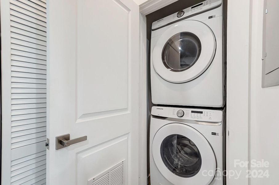 New Washer and Dryer do Convey