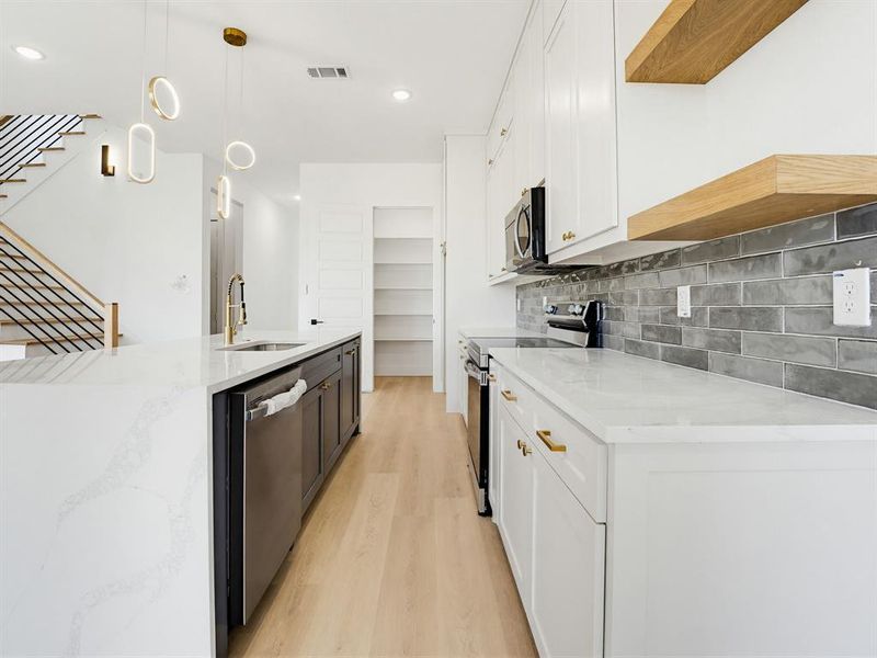 Furnished interior view inside a new home in , Dallas (Image 12).