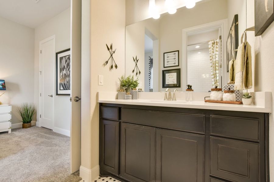 Representative furnished interior of a home built from the Siena II by Giddens Homes in Clearwater Ranch, Liberty Hill (Image 10).
